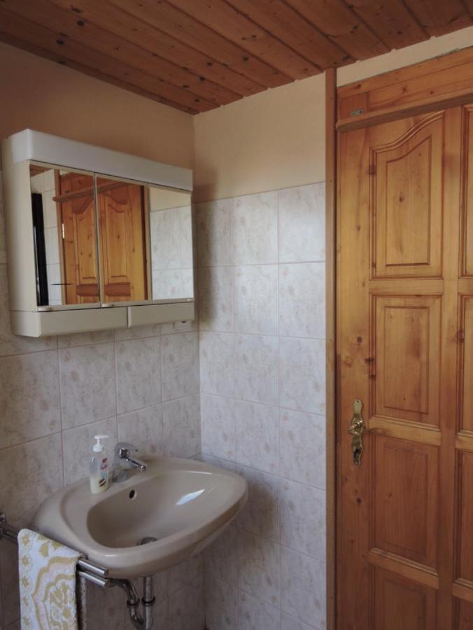 شقة Grosses Ferienhaus Plattensee Balaton - Nyaralo Haz 6 Szobaval, 5 Fuerdoszobaval, 3000 Nm Szolad المظهر الخارجي الصورة