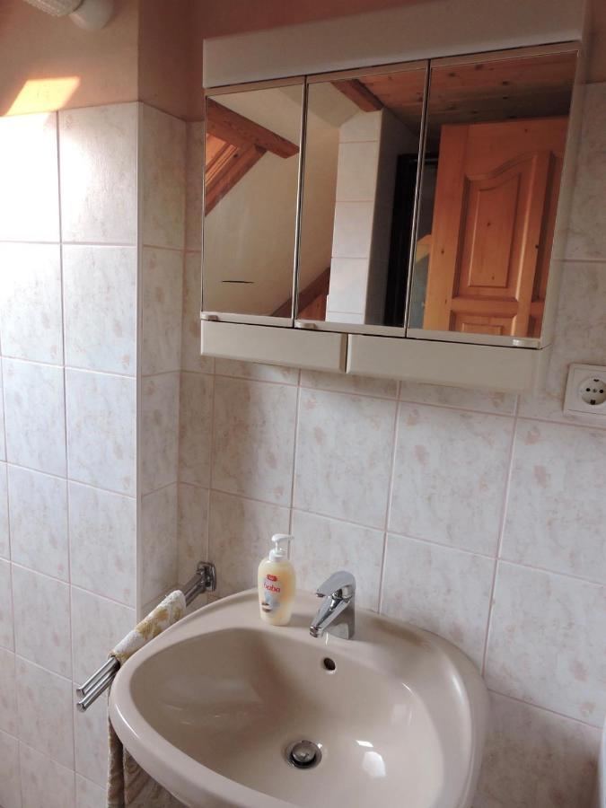 شقة Grosses Ferienhaus Plattensee Balaton - Nyaralo Haz 6 Szobaval, 5 Fuerdoszobaval, 3000 Nm Szolad المظهر الخارجي الصورة